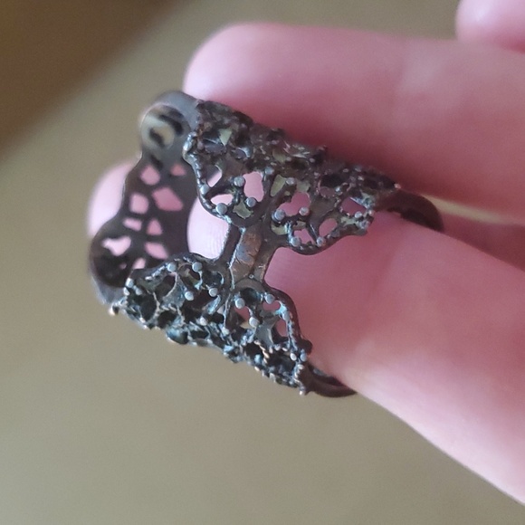 Antique large coral cabochon intricate openwork design floral & leaf - Picture 5 of 9